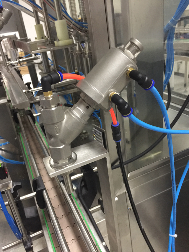 hệ thống xả khí để kết nối trong quá trình nạp.jpg