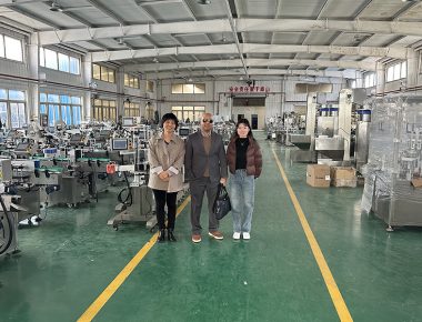 Khách hàng Hoa Kỳ