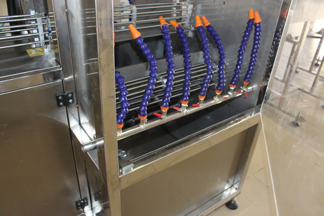 Máy rửa lọ (2).JPG