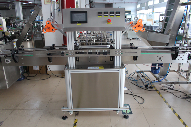 Máy đóng lọ thủy tinh (3).JPG