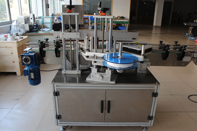 máy dán nhãn hai mặt (2).JPG