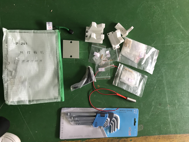 phụ tùng thay thế cho nhãn đáy son môi.jpg