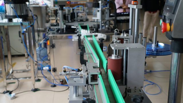 điền nắp nhãn.jpg