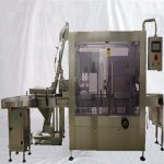 Máy đóng nắp chân không lọ thủy tinh tự động có máy dò kim loại