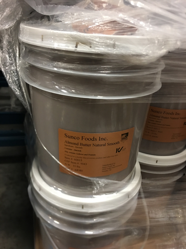 Hình ảnh máy chiết rót.jpg