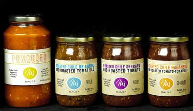 máy đóng nắp chân không lọ thủy tinh tự động