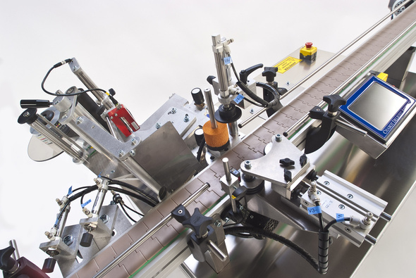 round bottle labeler equipment thiết bị dán nhãn chai tròn.jpg