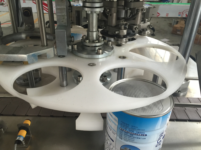 máy đóng hộp cho lon kim loại.jpg