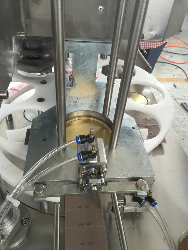 máy đóng hộp.jpg