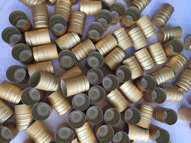 caps samples sent from usa customer for capping machine nắp nhôm.jpg