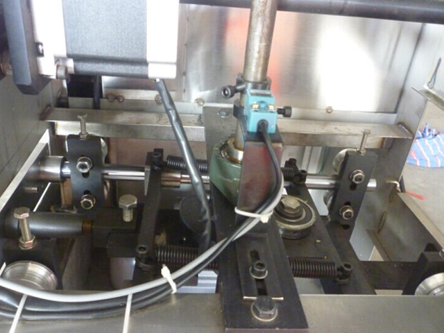 Khung thép không gỉ cho máy đóng gói.jpg