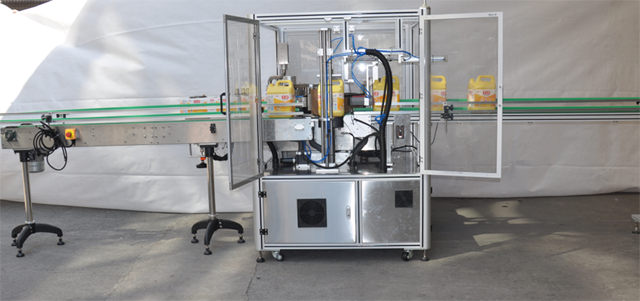 máy dán nhãn trạm đơn.png