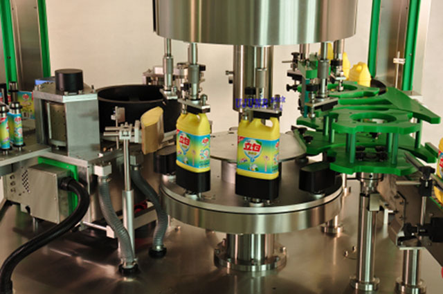 máy dán nhãn nóng chảy.jpg