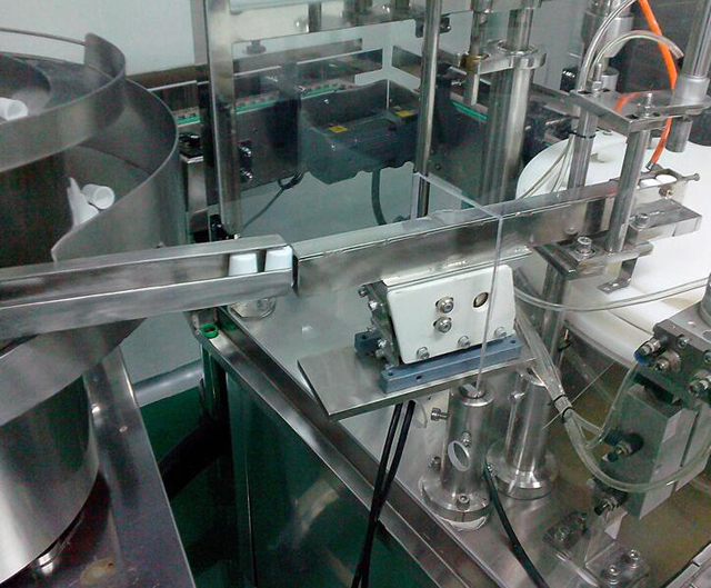 đóng hình ảnh để làm đầy nắp.jpg