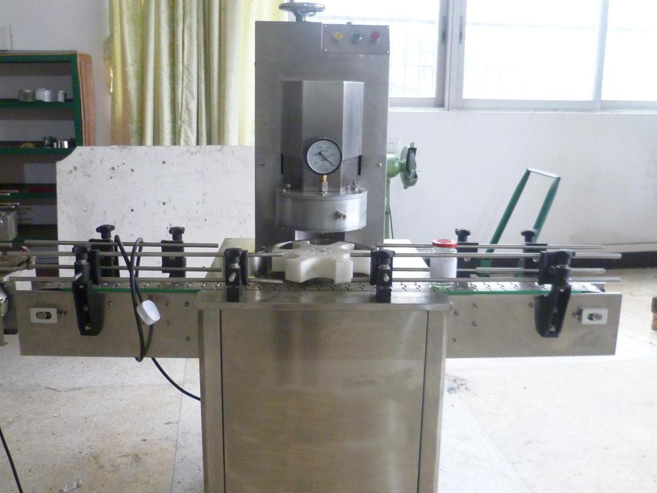 rotary glass jar vacuum capping lọ thủy tinh chân không.jpg