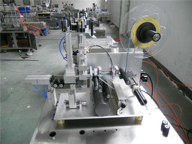 pneumatic labeling machinery nhãn dây điện.jpg