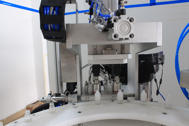 quá trình đóng nắp.jpg