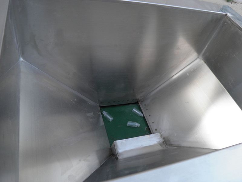 E liquid unscrambler for filling capping line máy giải mã chai cho E liquid.jpg