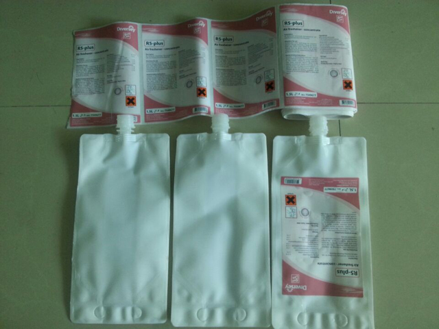 máy dán nhãn túi bán tự động (4).jpg