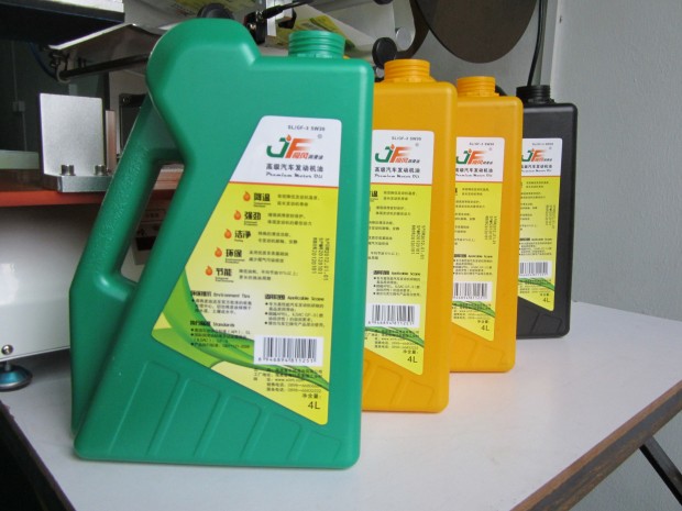 hiệu ứng dán nhãn bề mặt phẳng.jpg