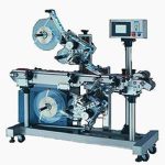 Máy dán nhãn hai mặt dạng thanh xà phòng thẻ phẳng từ trên xuống