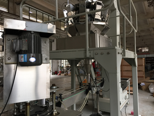 MÁY ĐÓNG GÓI LON close shot.jpg