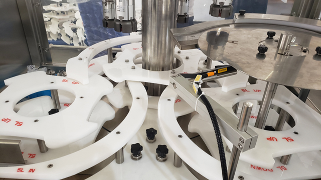 thiết bị đóng nắp vặn.jpg