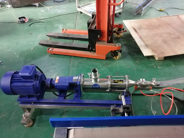 Máy chiết rót 12 đầu có bộ phận trộn nhiệt (3).jpg