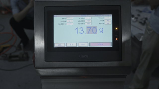 kiểm tra cân nặng.JPG