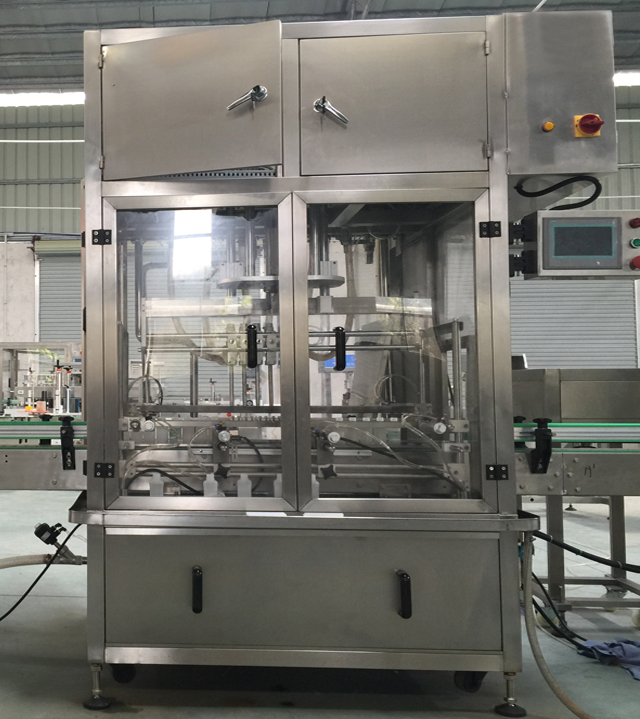 Linear filling machine with 4 filling heads MÁY CHIẾT RÓT TUYẾN TÍNH.jpg
