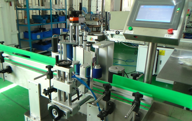 đóng hình ảnh cho máy dán nhãn.jpg