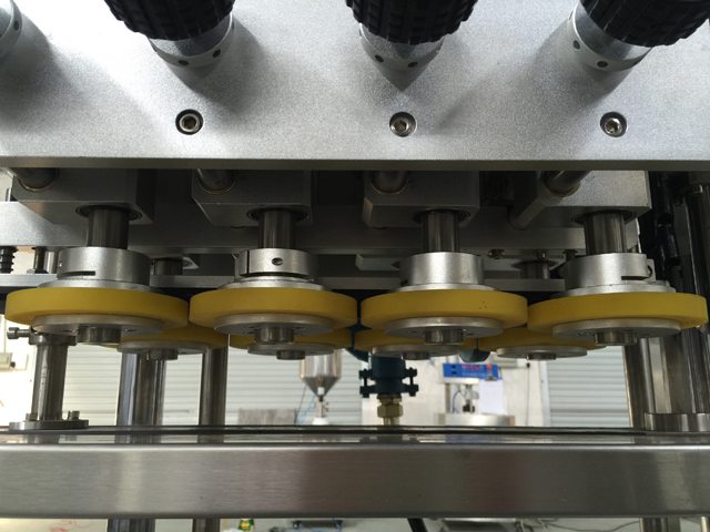 đầu đóng nắp trục chính.jpg