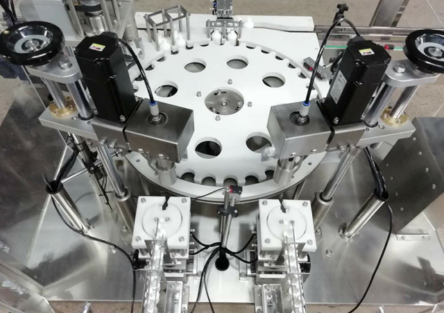 cánh tay robot cho chai.jpg