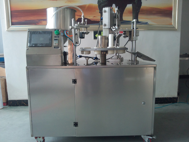 rotary filling sealing machine ultrasonic cận cảnh máy đóng gói siêu âm.jpg