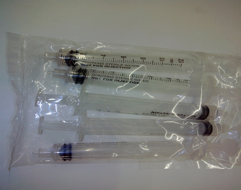 syringes ống tiêm đóng chặt hơn.jpg