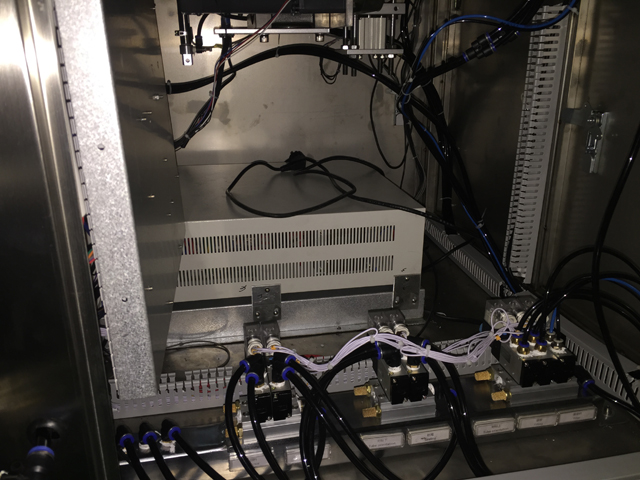 tubes filling sealing machine hộp điện để chiết rót ống thiết bị niêm phong.jpg