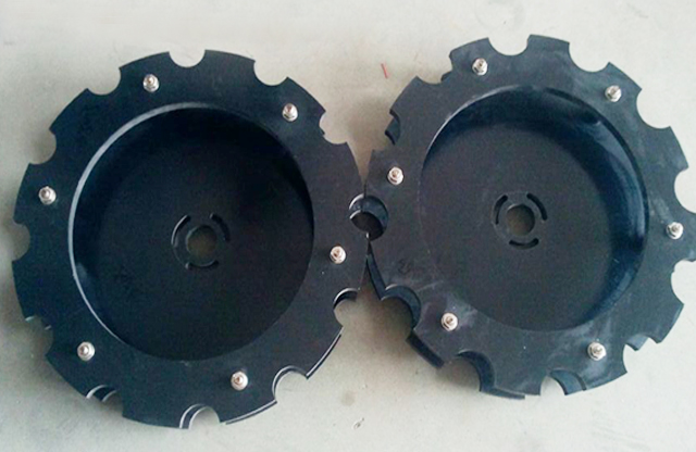 nắp đậy cho máy đóng nắp.jpg