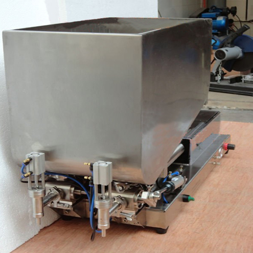 thiết bị nạp mứt.jpg