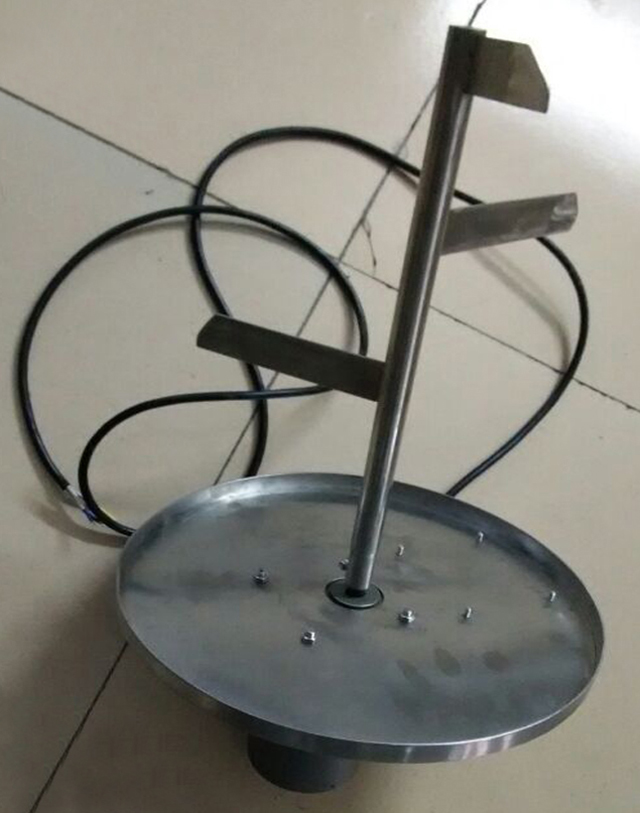 phễu có máy trộn.jpg