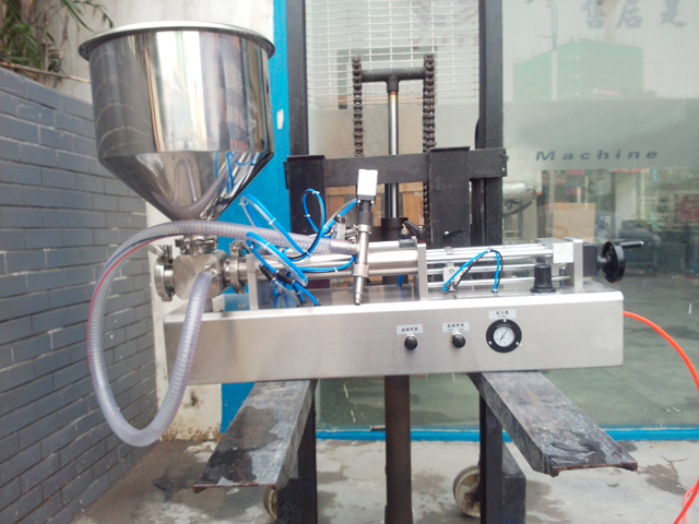 front shot for filling machine máy chiết rót cầm tay.jpg
