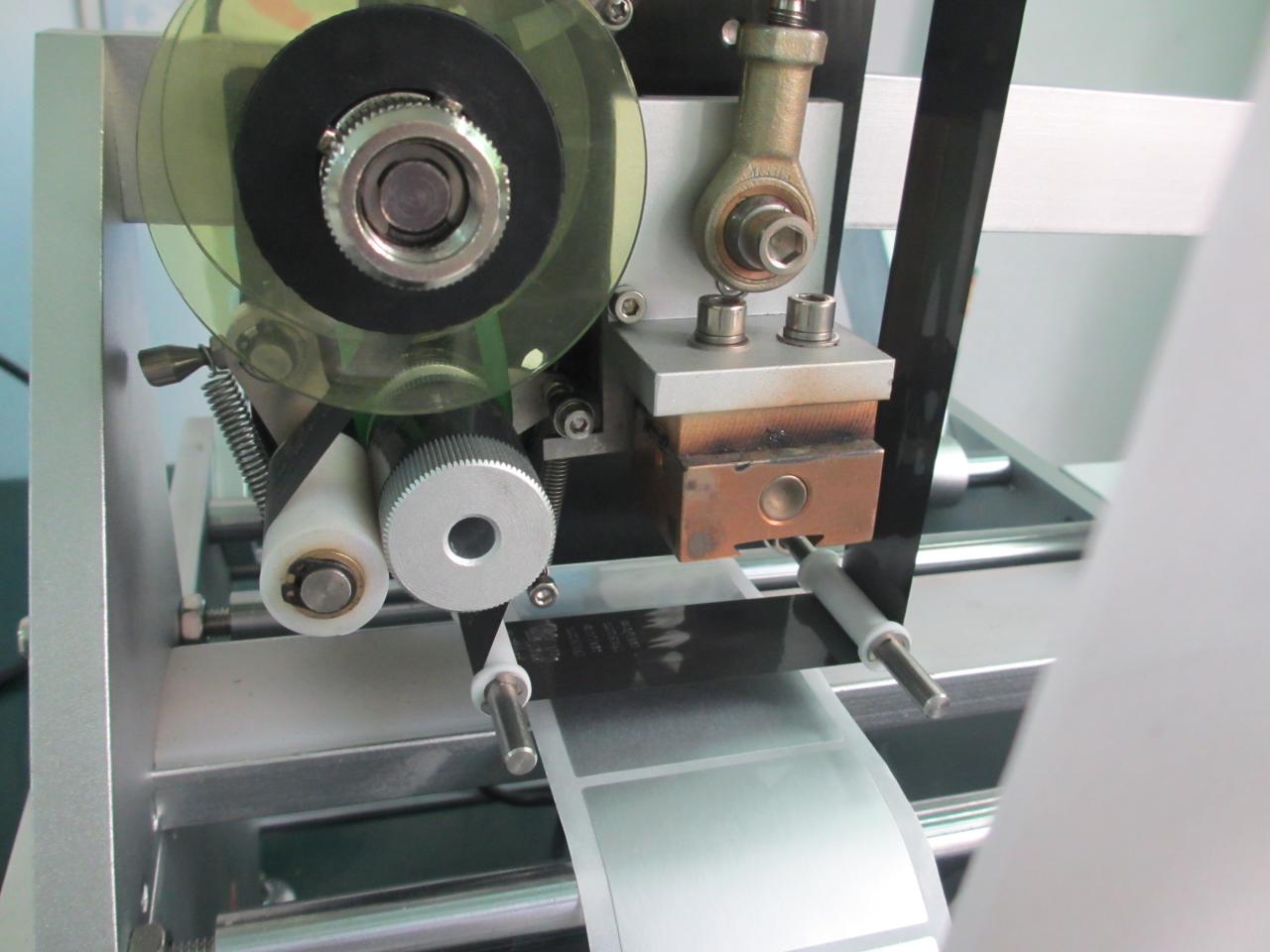 syringe labeling with printing coding function nhãn ống tiêm có mã hóa in (5).JPG