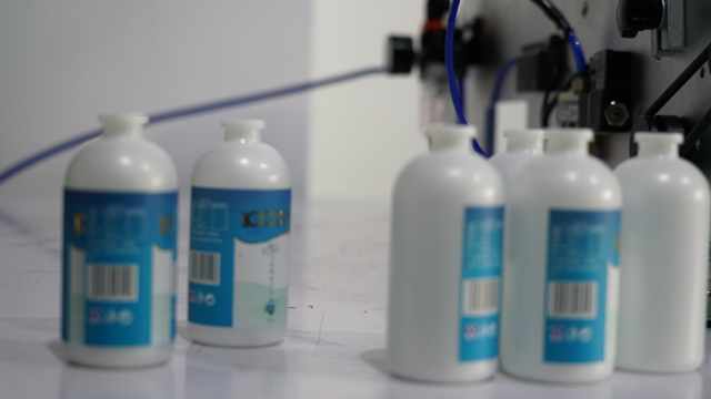 thiết bị dán nhãn.jpg