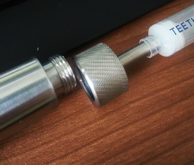 lắp vào đầu ống tiêm.jpg