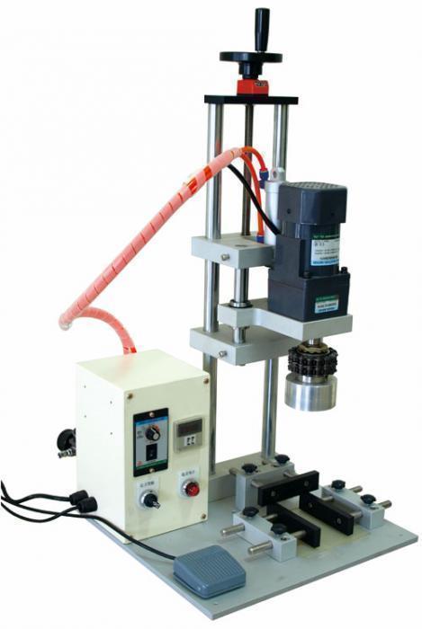 semi automatic benchtop capper máy đóng nắp bán tự động.jpg