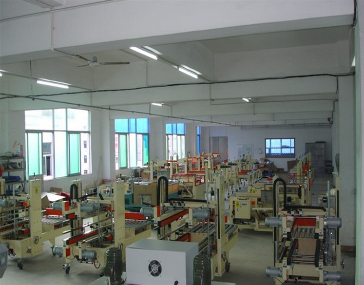 semi automatic carton sealing equipment thiết bị dán thùng carton bán tự động.jpg