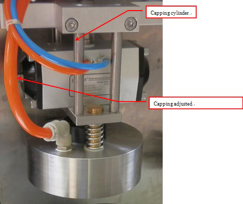 capping part from semi automatic vacuum capper đầu đóng nắp.jpg