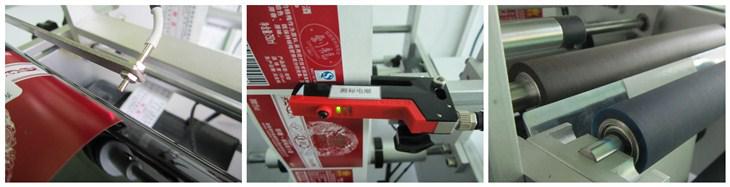 close shot of syri ng labeling equipment chi tiết của máy dán nhãn ống tiêm.jpg