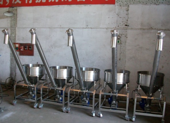 elevators in stock thang máy nạp vít trong hàng.jpg