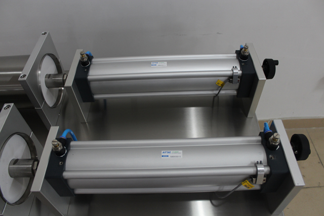 máy chiết rót khí nén.jpg