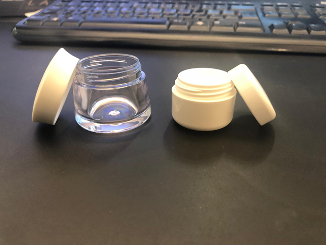 lọ mẫu để đóng nắp